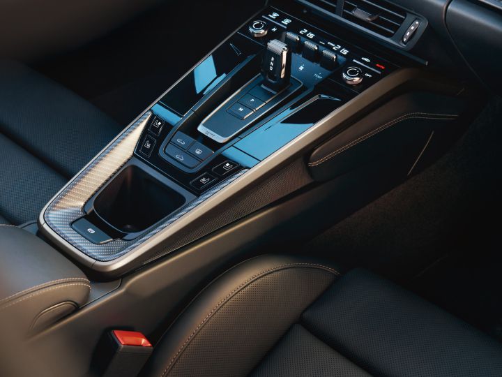 גימורי פנים ותפרים בצבע Turbonite