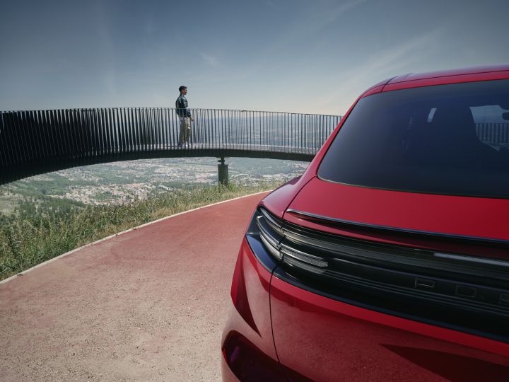 GTS גם מאחור.